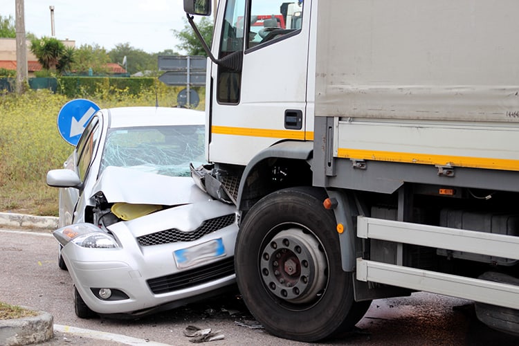 Advantages Of Hiring A Truck Accident Lawyer